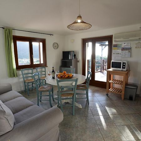 Casa Nel Vigneto Con Vista Mare Magomadas Exterior foto