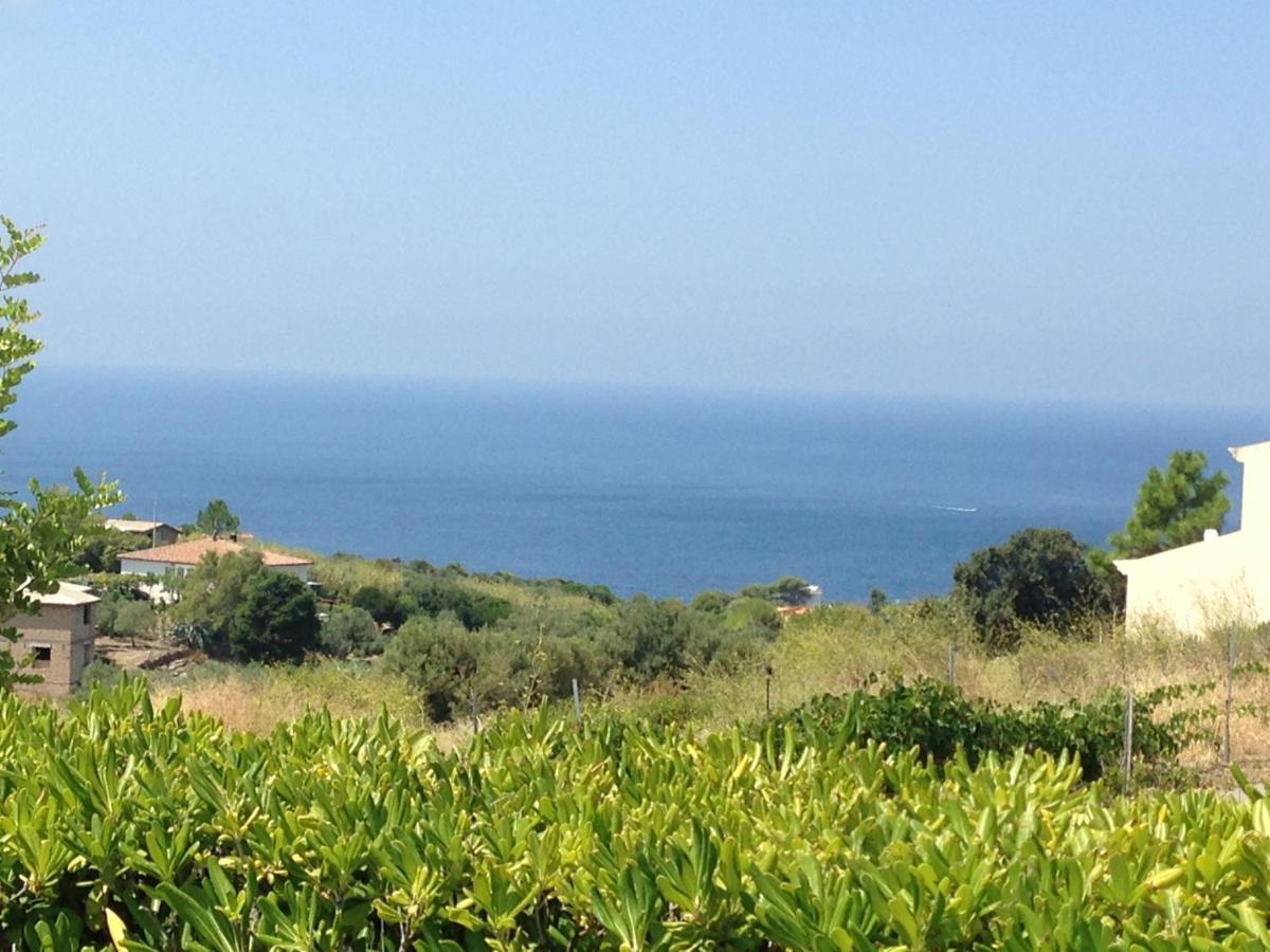 Casa Nel Vigneto Con Vista Mare Magomadas Exterior foto